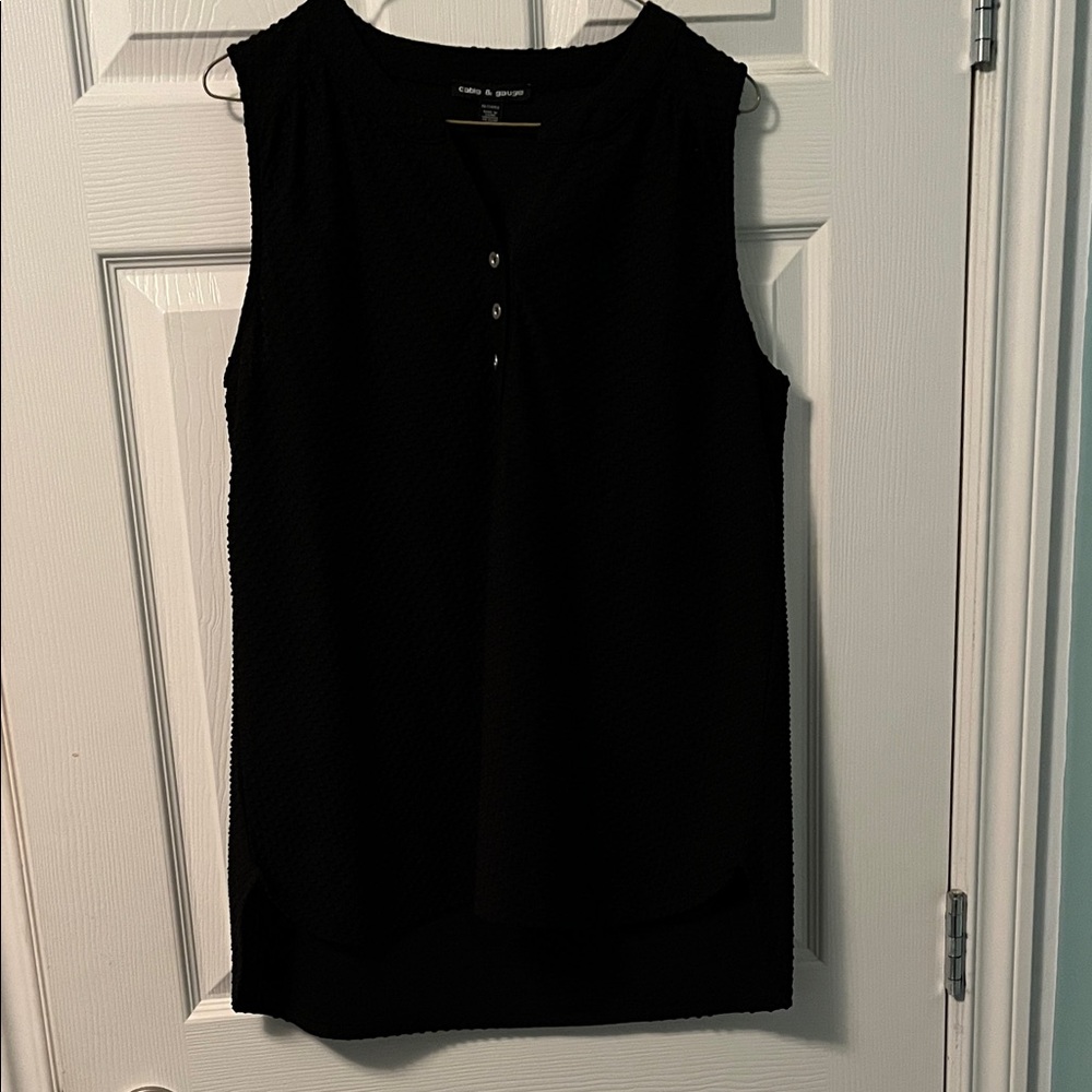 Cable & Gauge Black Sleeveless Blouse